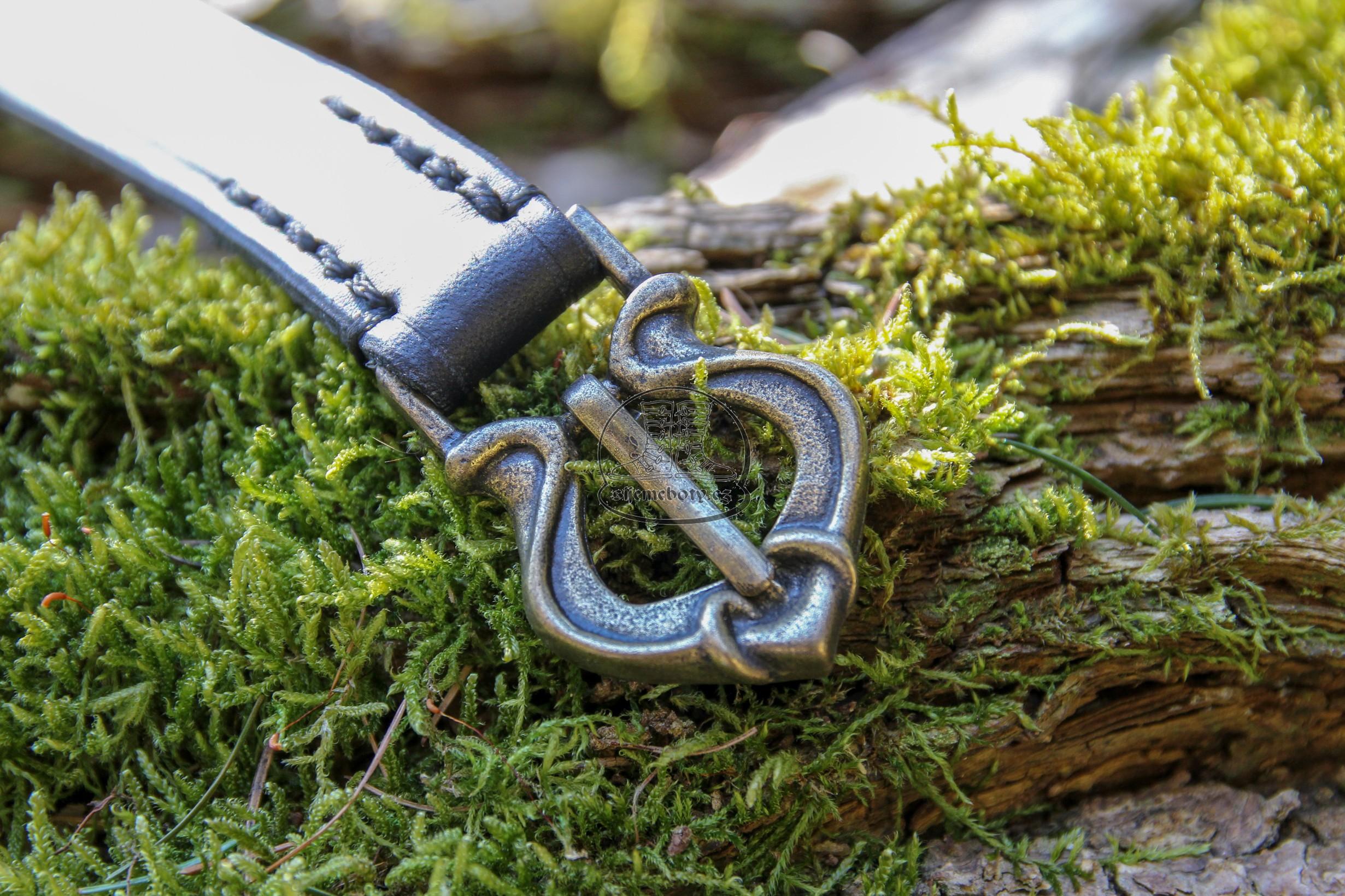 Vikingský opasek s přezkou