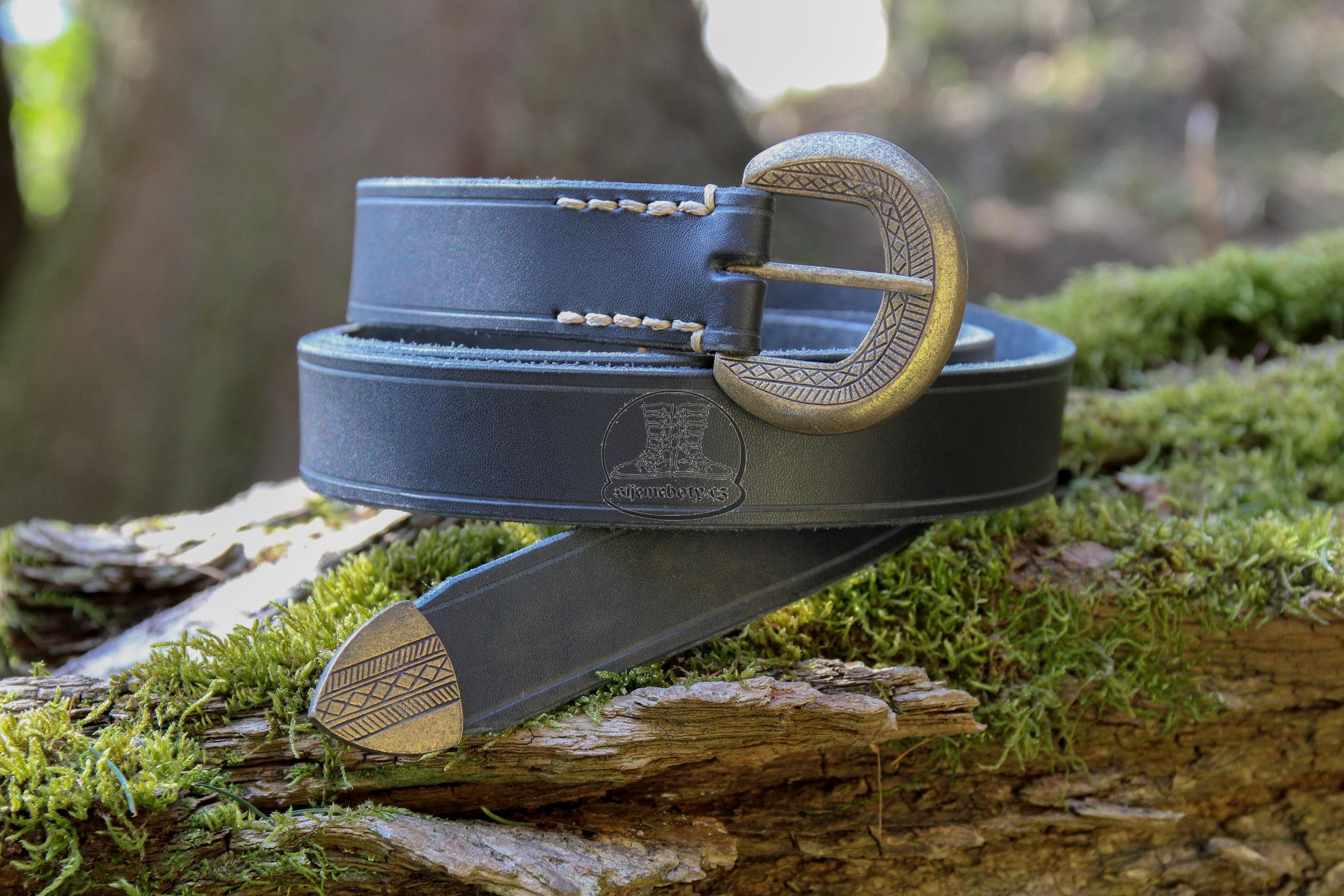 Vikingský kožený opasek s přezkou