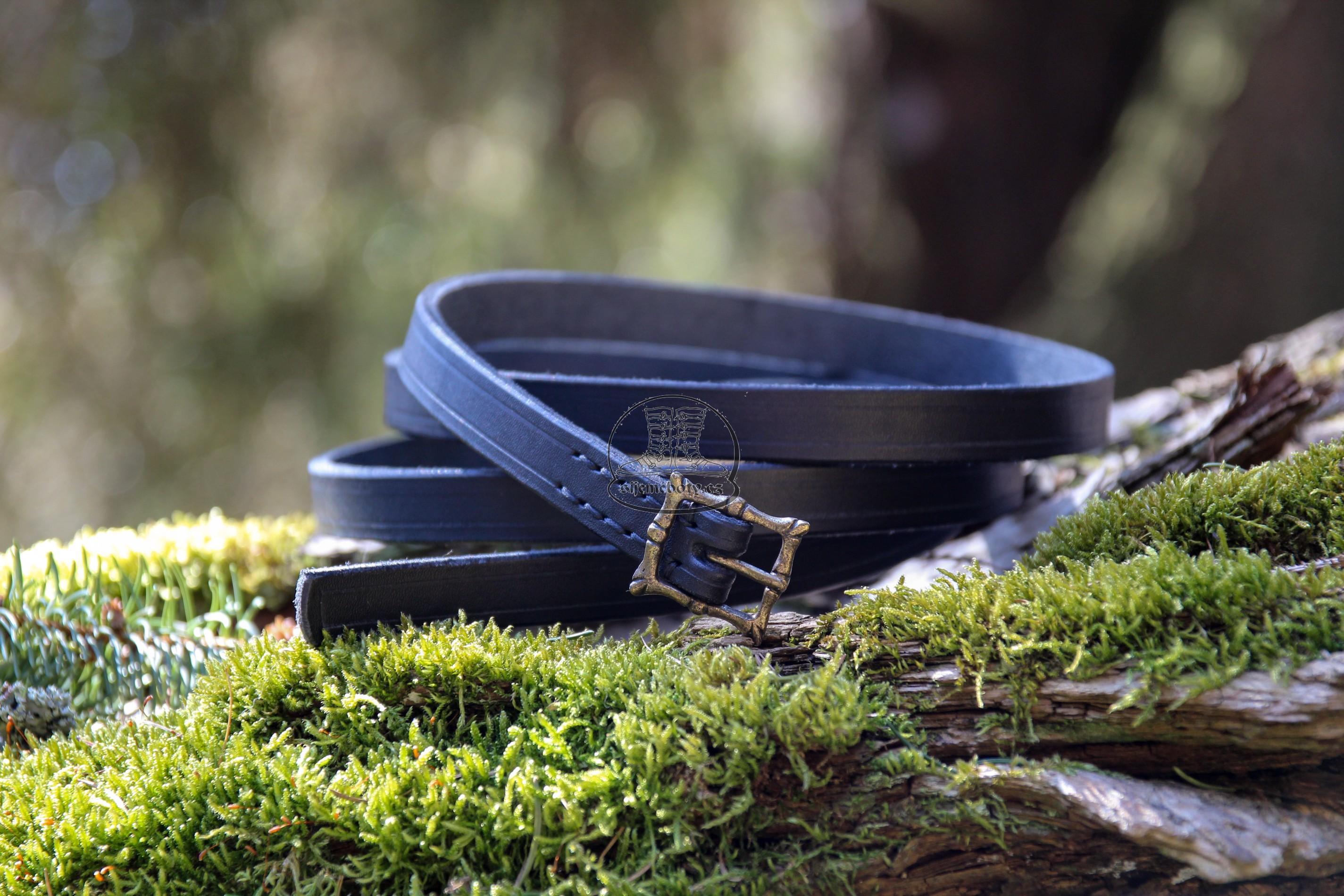 Kožený opasek v renesančním stylu