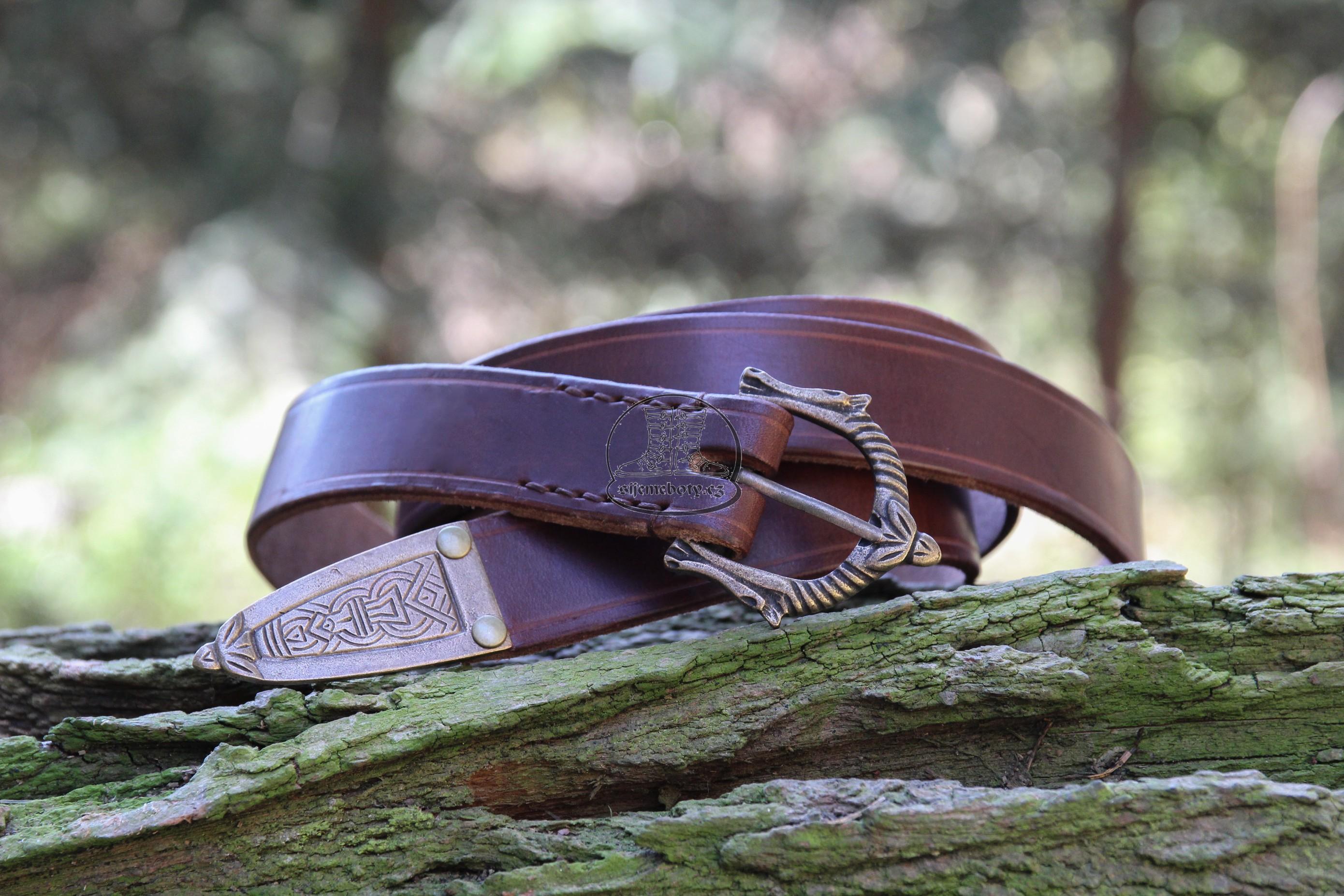 Vikingský opasek s koňskou hlavou a s nákončím