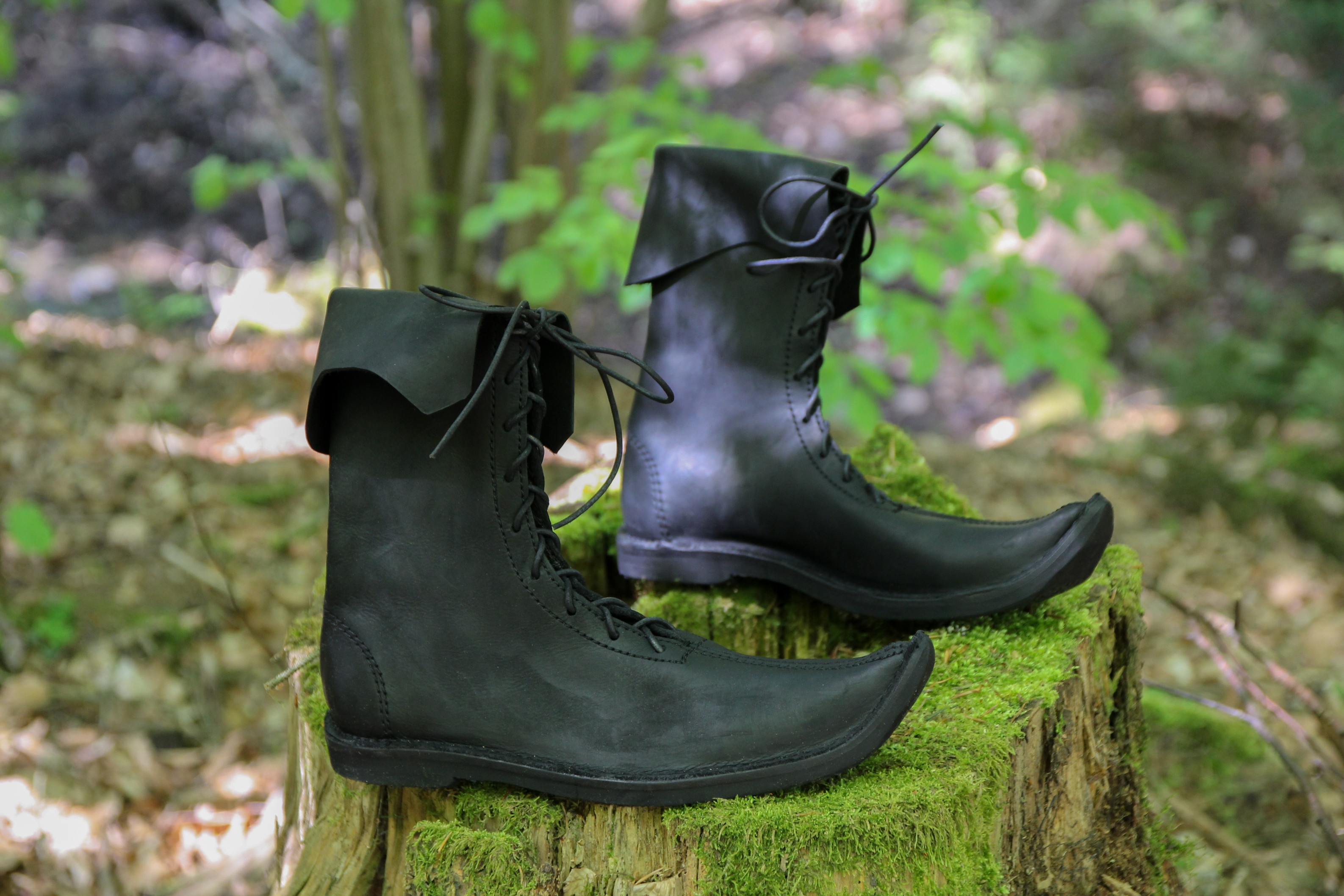 Středověké boty s manžetou