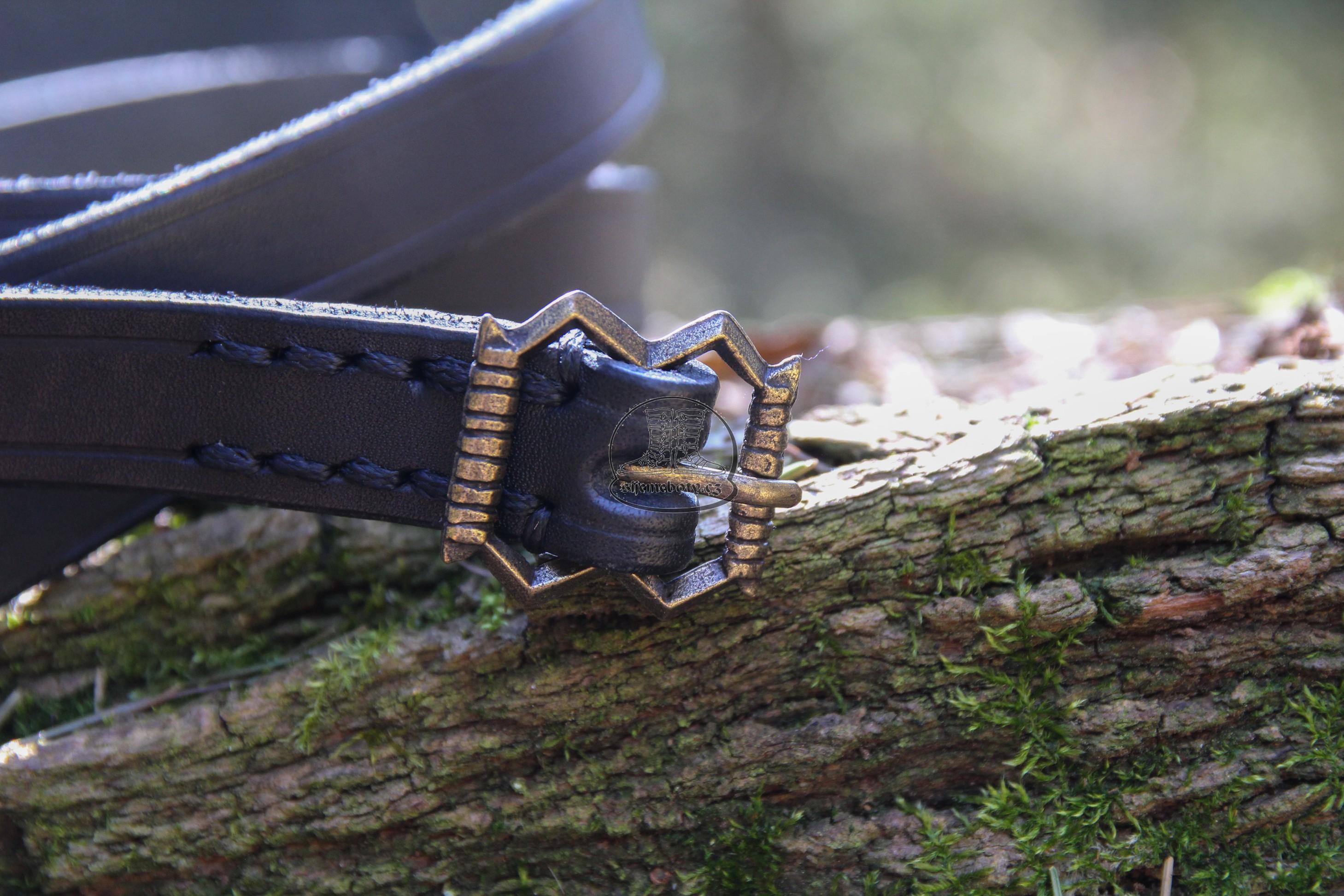 Gotický opasek ze 14. století s nákončím