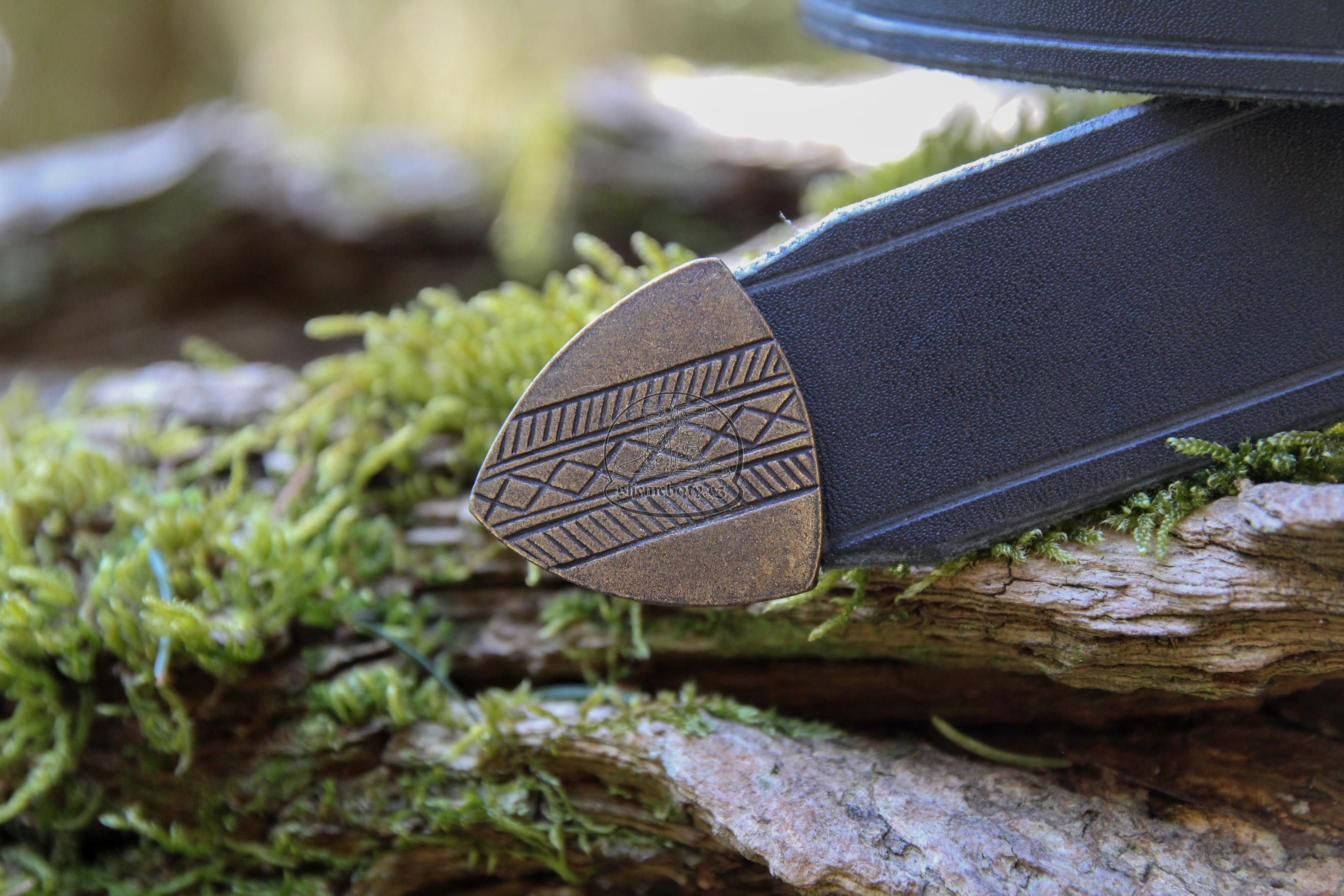 Vikingský kožený opasek s přezkou