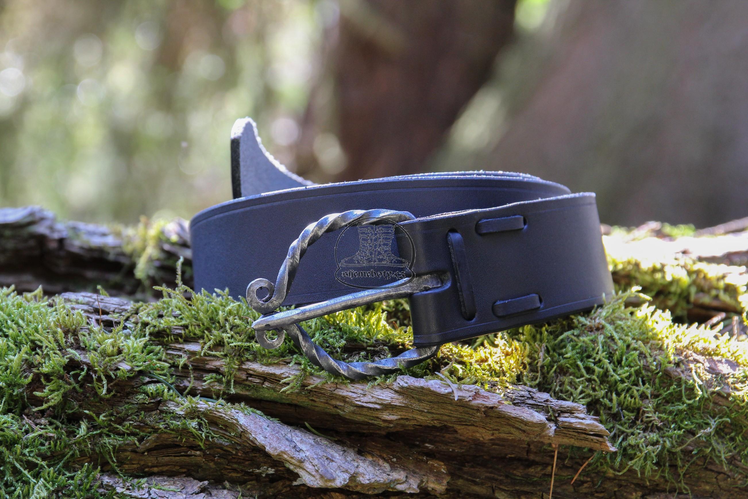 Kožený opasek z 10. století